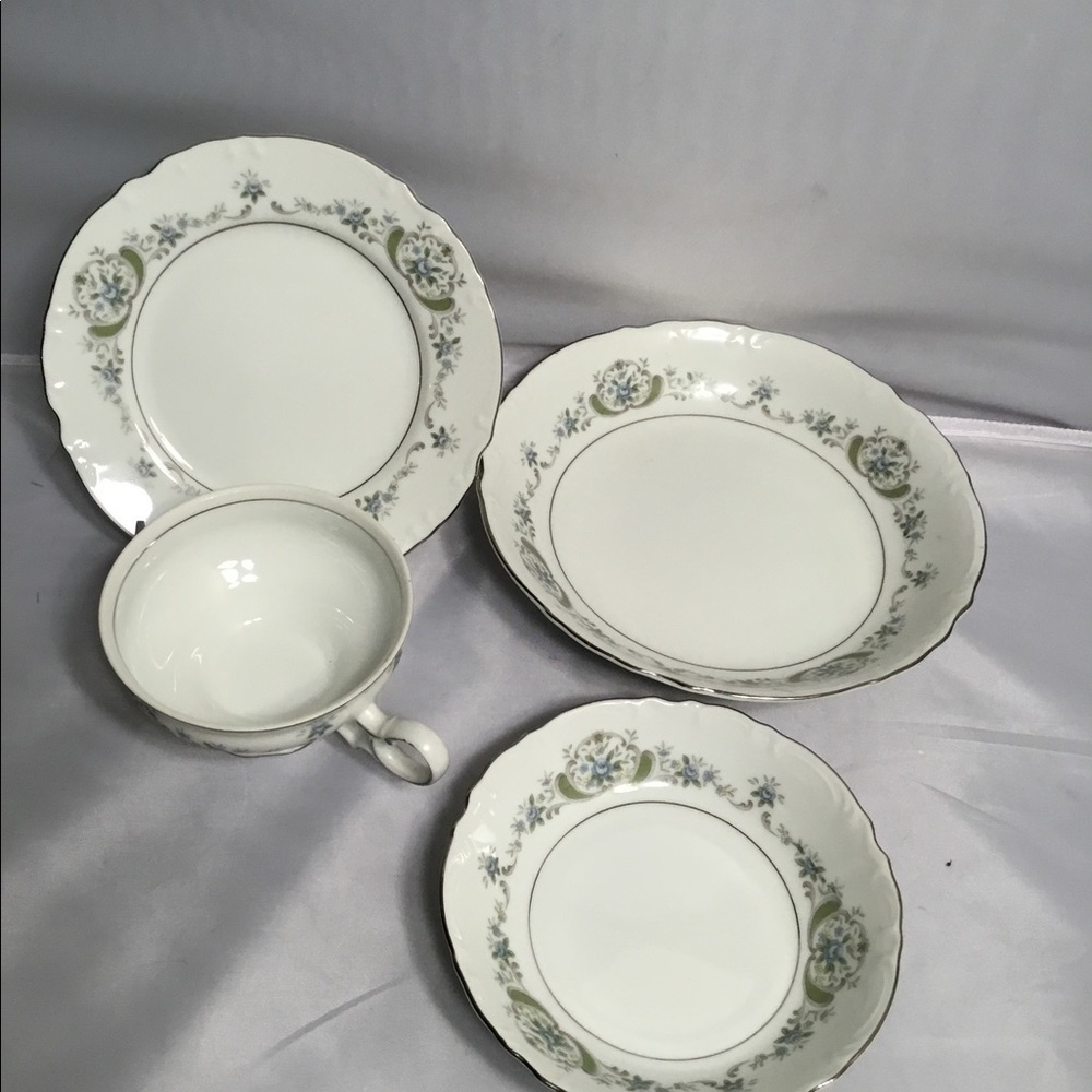 MIKASA, HERMÈS 9351 FINE CHINA JAPAN 4 PIECES SETTING